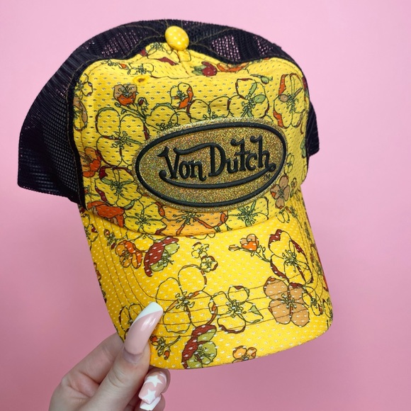 ❌SOLD-DEPOP❌ Von Dutch NEW Floral Trucker Hat - Picture 3 of 6